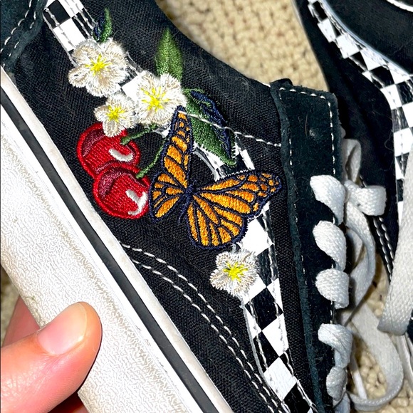 Vans - Picture 3 of 3